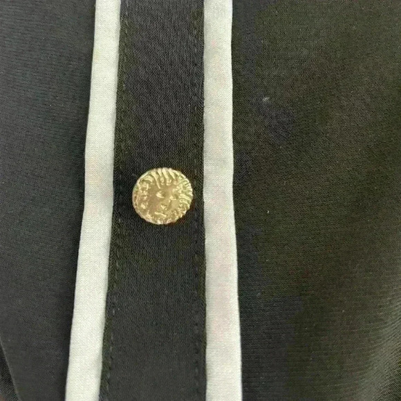 Anne Klein Size Medium, Tank top gold button trim on back with white piping - Picture 3 of 5